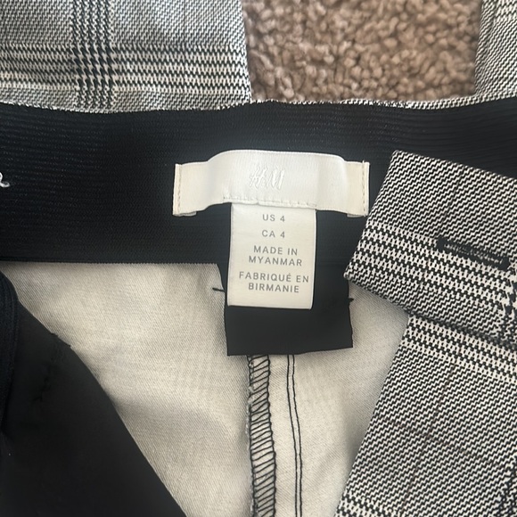 Size 4 H & M Plaid Pant - Picture 3 of 4